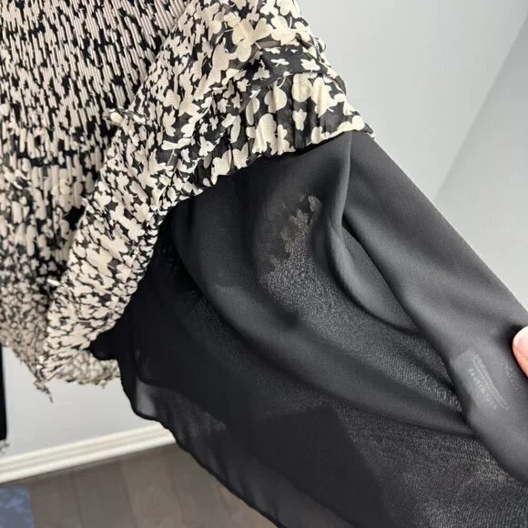 EUC - Riani Dress - White / Cream Size 4 Canada/US - Luxury Designer Dress - Picture 2 of 10